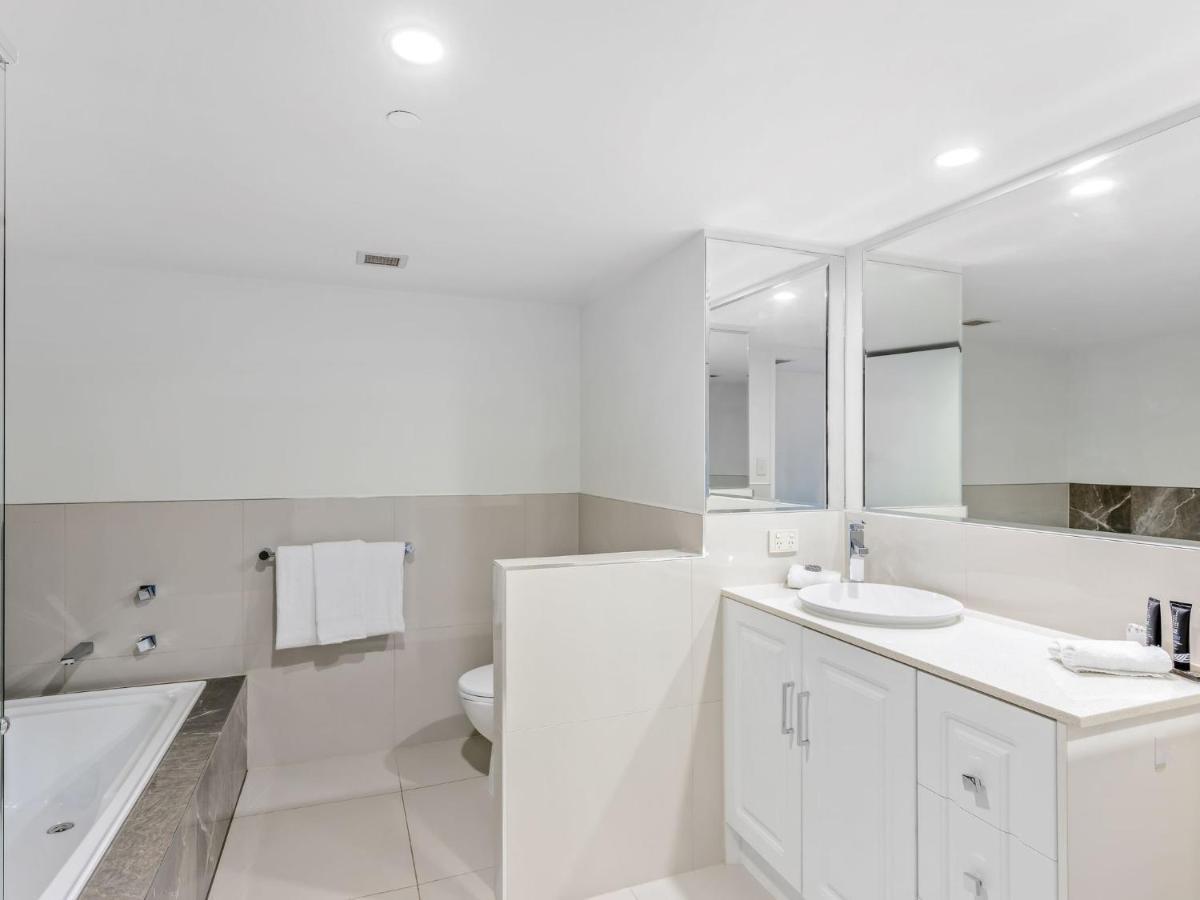 Crown Towers Superior 3 Bedroom Apartment - Coasthm Gold Coast Bagian luar foto